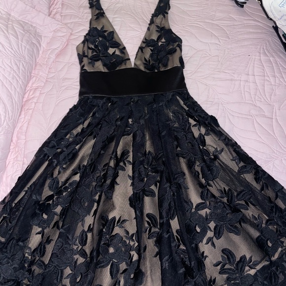 Dress - Picture 4 of 13